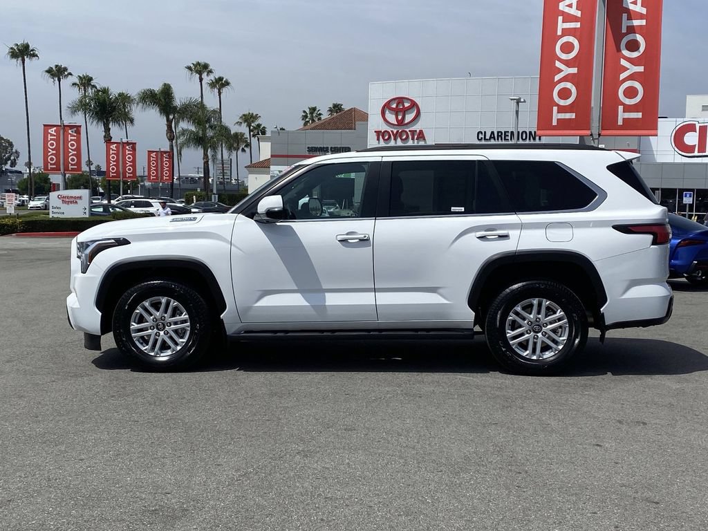 Certified 2025 Toyota Sequoia SR5 AWD/4WD image 39