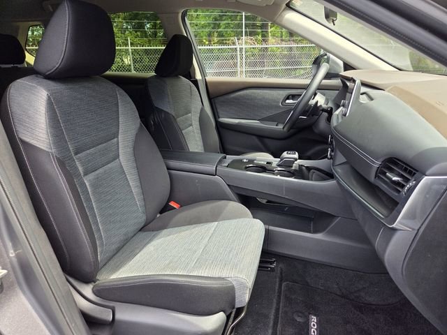 Used 2023 Nissan Rogue SV FWD image 19