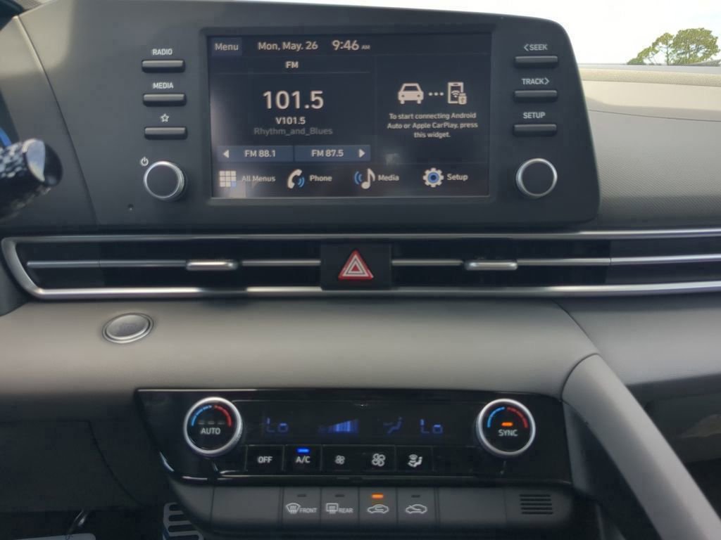 New 2025 Hyundai Elantra Sport image 6