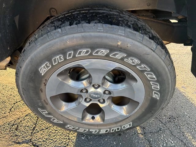Used 2017 Jeep Wrangler Unlimited Sahara w/ Connectivity Group AWD/4WD image 25