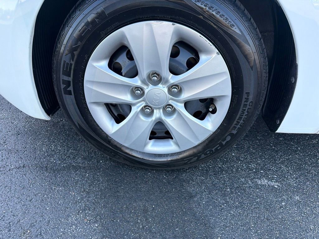 Used 2016 Kia Forte LX FWD image 9