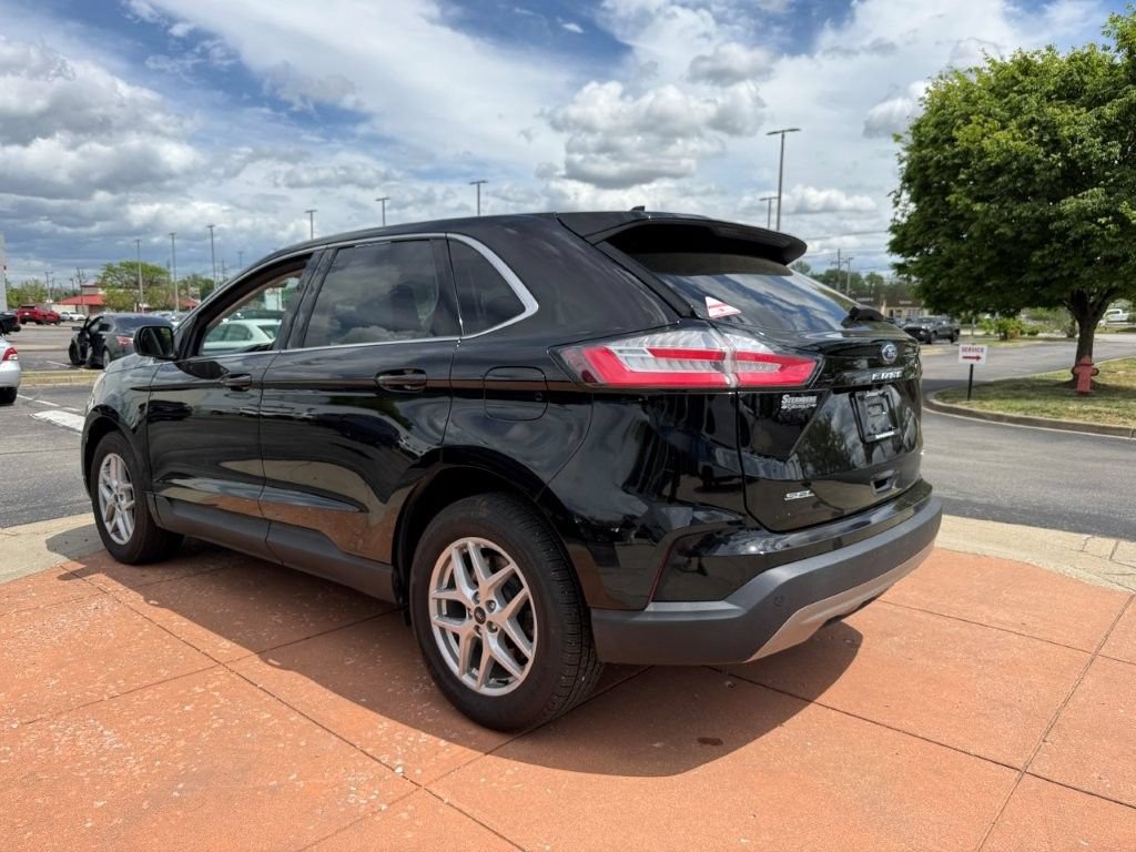Used 2023 Ford Edge SEL w/ Convenience Package AWD/4WD image 4