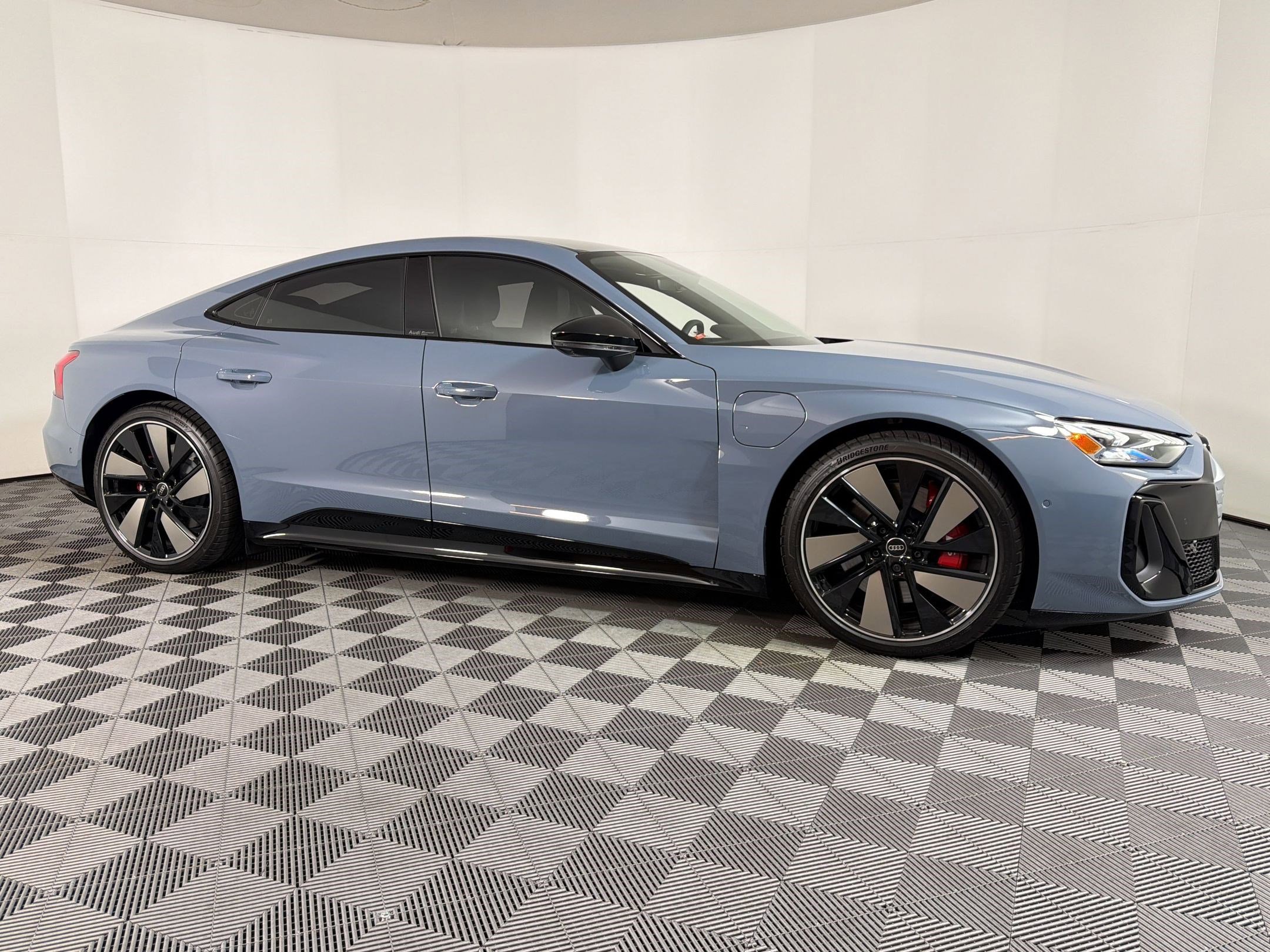 New 2026 Audi S e-tron GT Prestige image 5