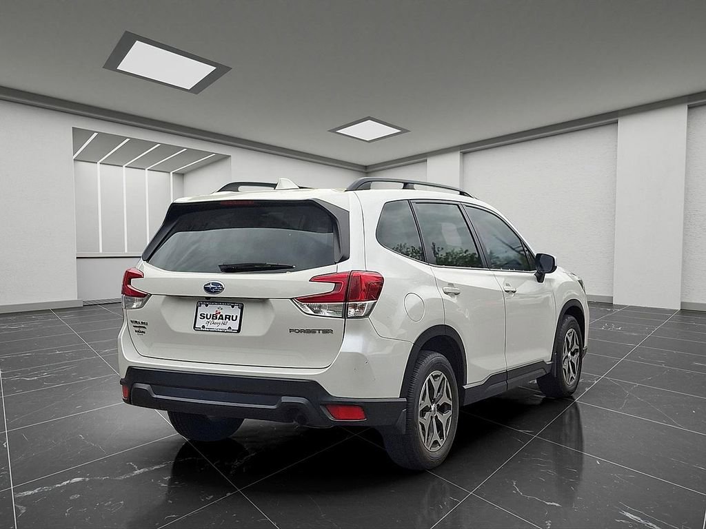 Used 2020 Subaru Forester Premium AWD/4WD image 7
