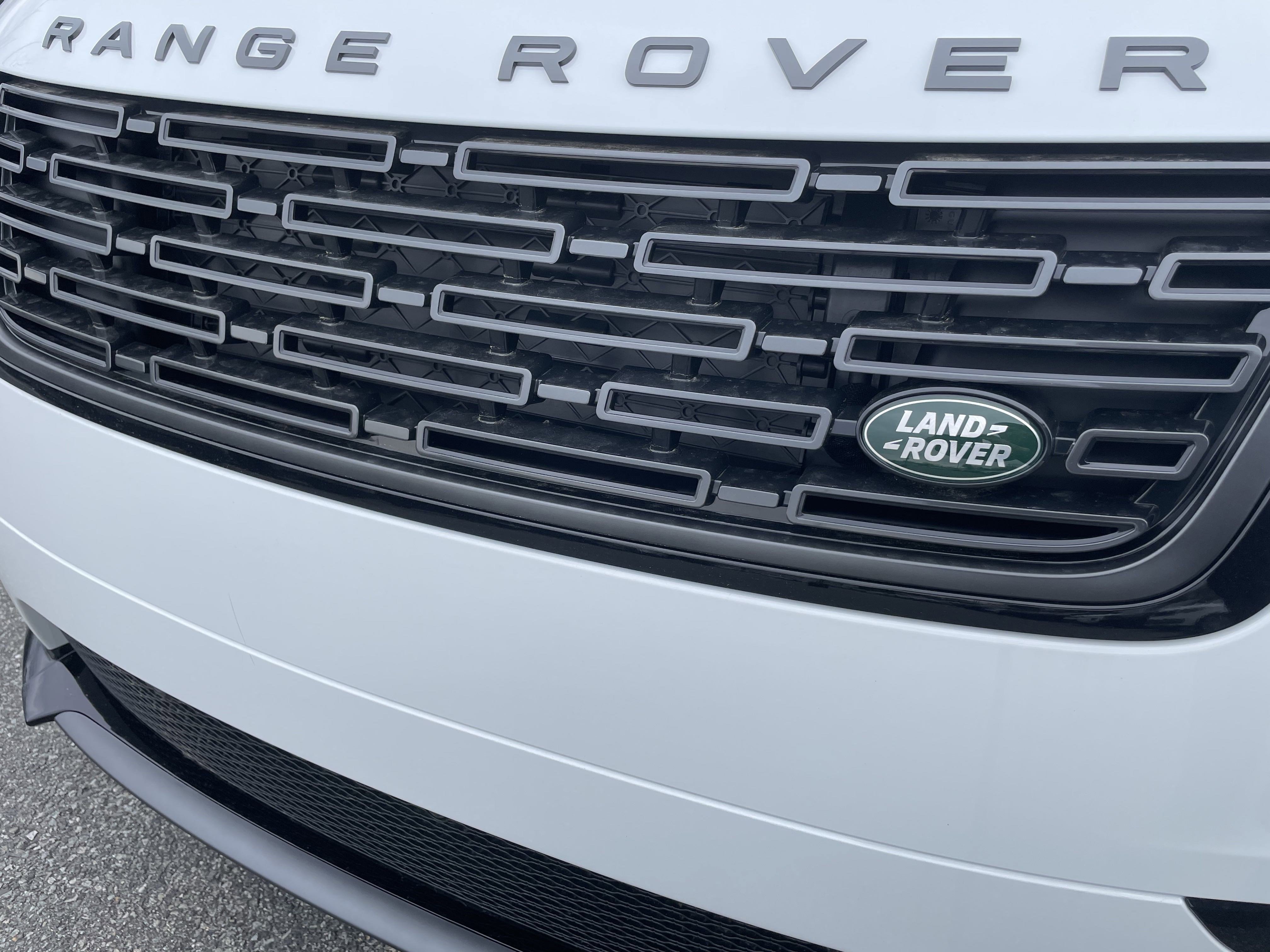 New 2026 Land Rover Range Rover Velar Dynamic SE image 32