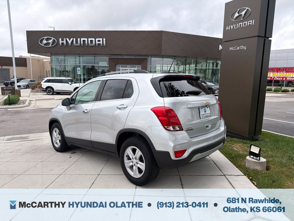 Used 2020 Chevrolet Trax LT w/ LT Convenience Package FWD image 13