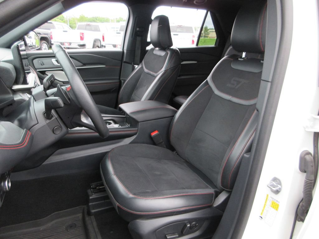 Used 2025 Ford Explorer ST AWD/4WD image 22