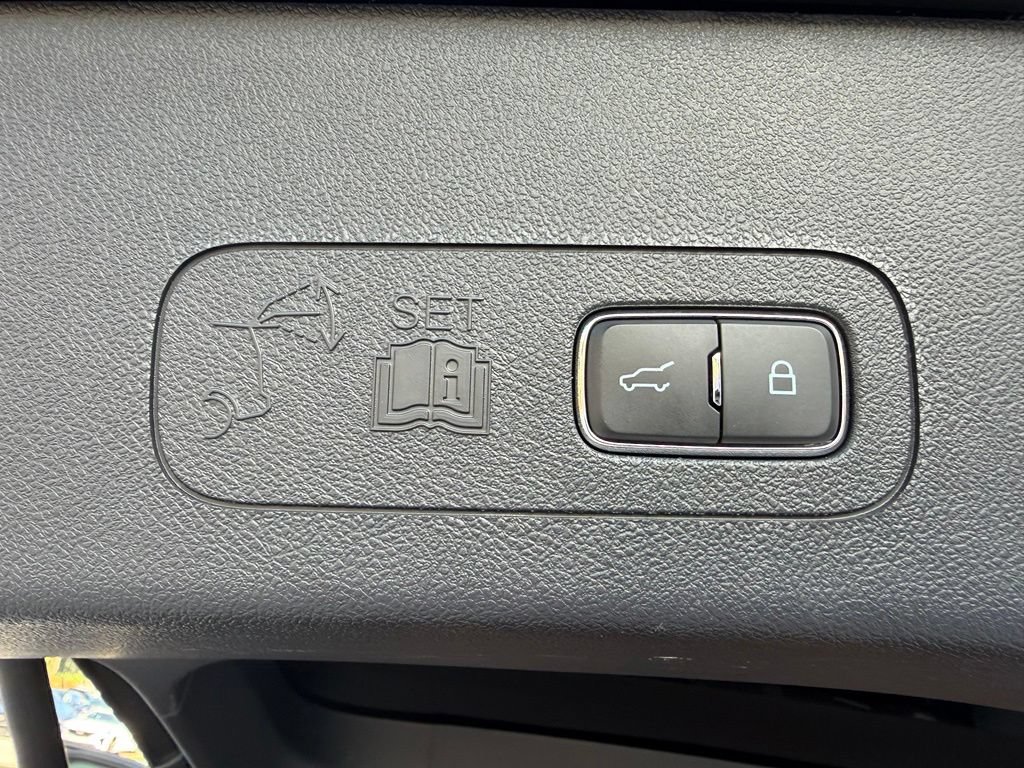 Used 2025 Lincoln Aviator Black Label w/ Jet Appearance Package AWD/4WD image 40