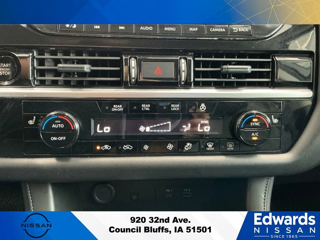 Used 2025 Nissan Pathfinder SL AWD/4WD image 31
