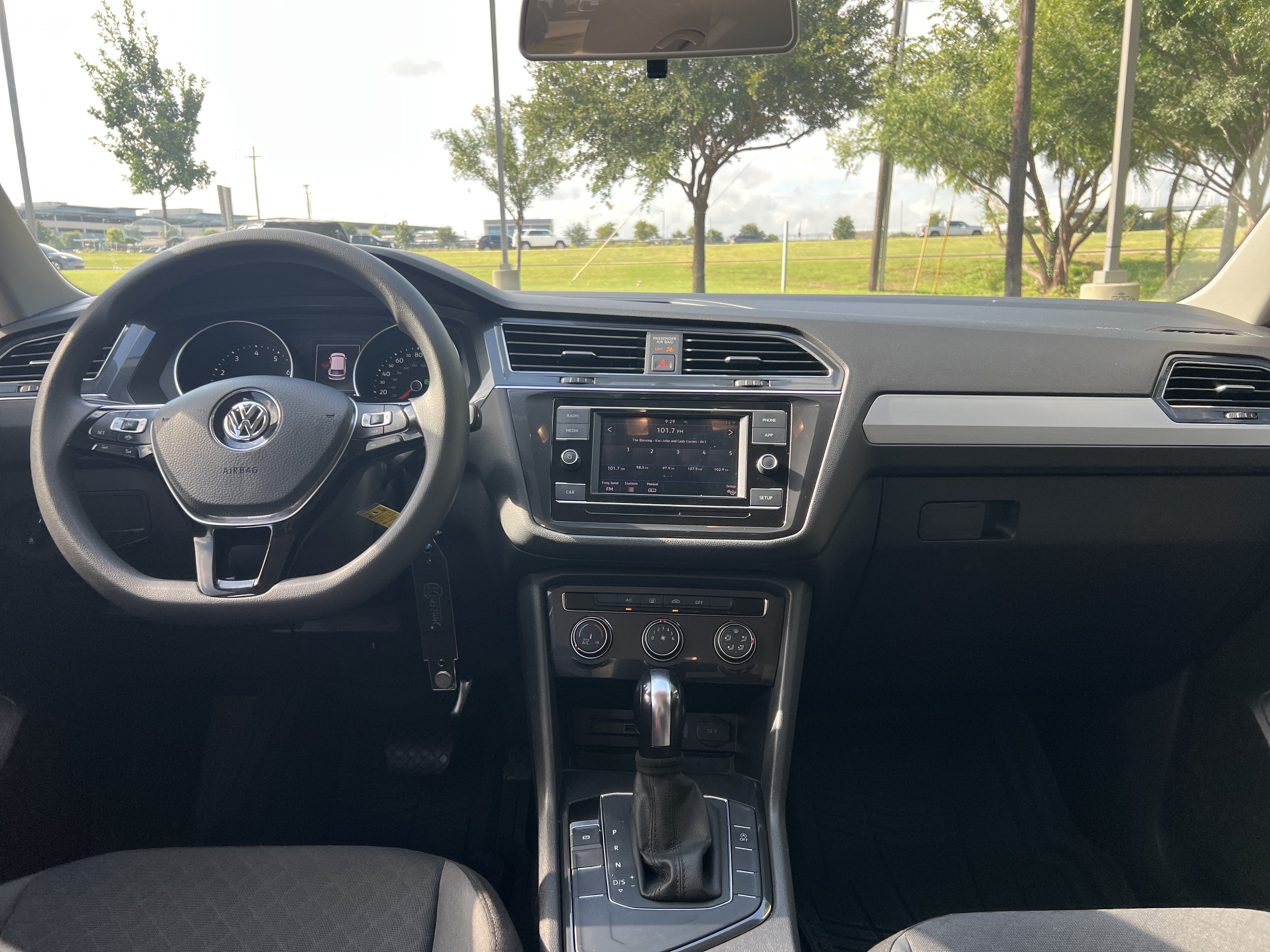 Used 2019 Volkswagen Tiguan S FWD image 16
