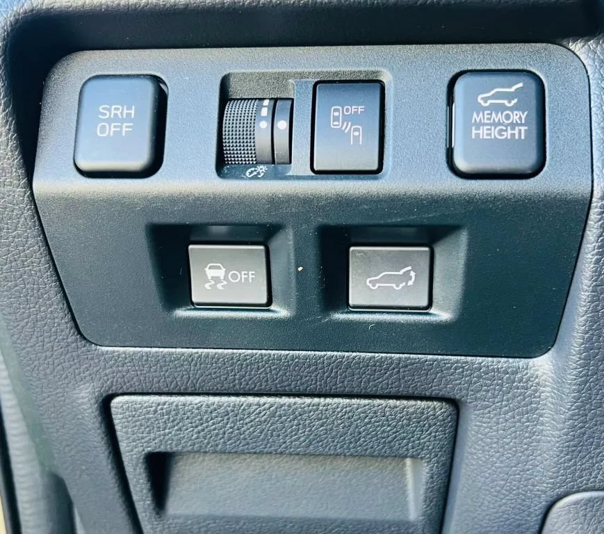 Used 2018 Subaru Forester 2.5i Touring AWD/4WD image 20