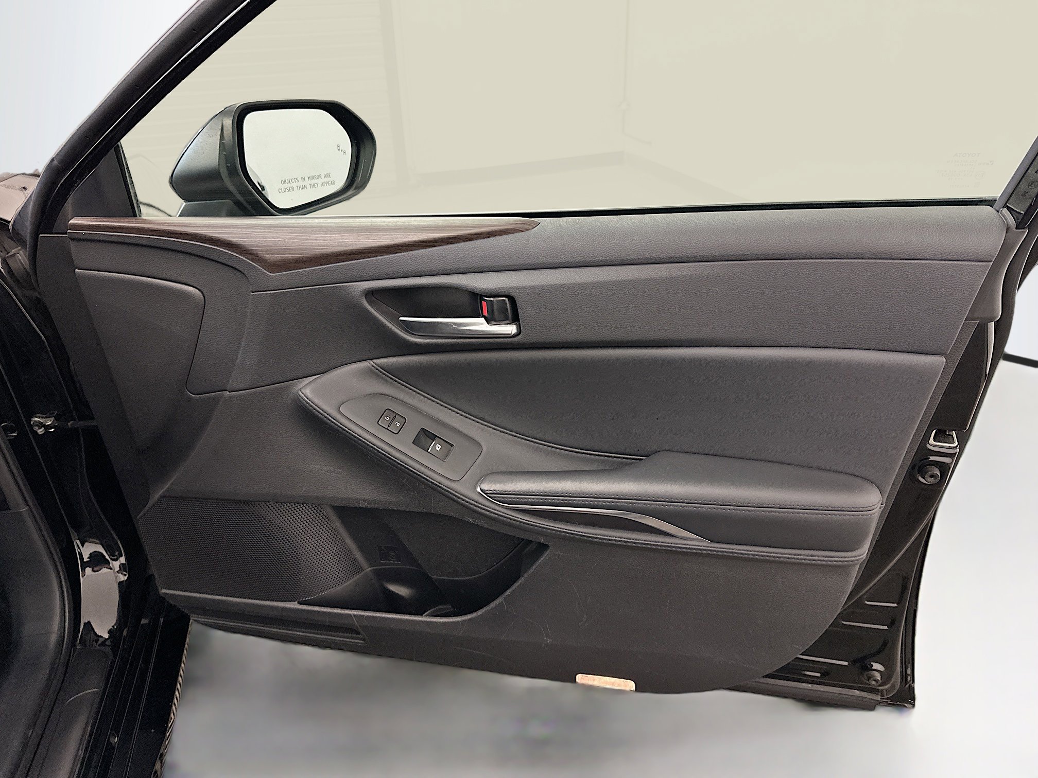 Used 2019 Toyota Avalon XLE image 34