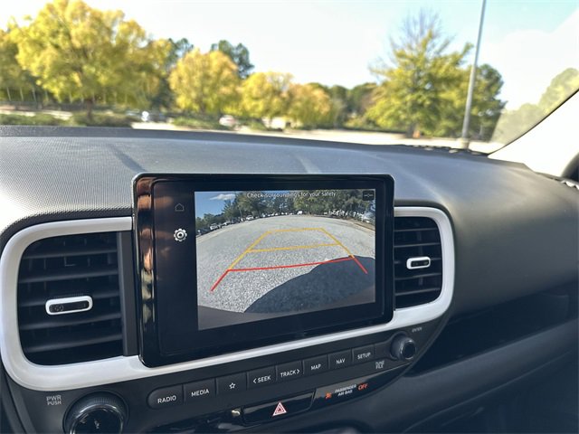 Used 2024 Hyundai Venue Limited image 17