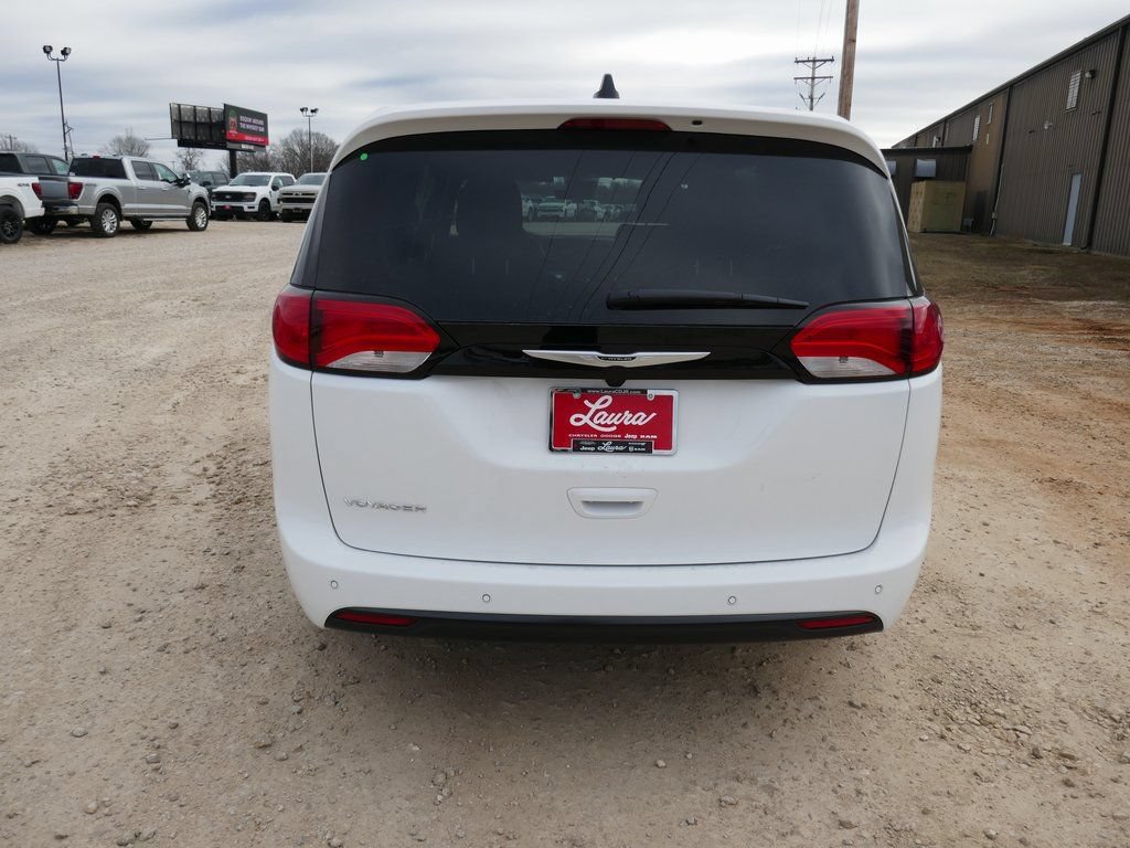 New 2026 Chrysler Voyager LX FWD image 5