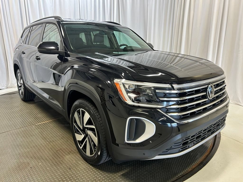 Used 2025 Volkswagen Atlas SE AWD/4WD image 24