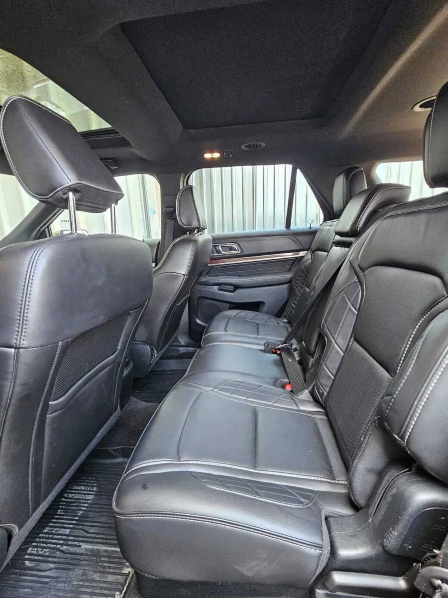 Used 2018 Ford Explorer Platinum AWD/4WD image 12