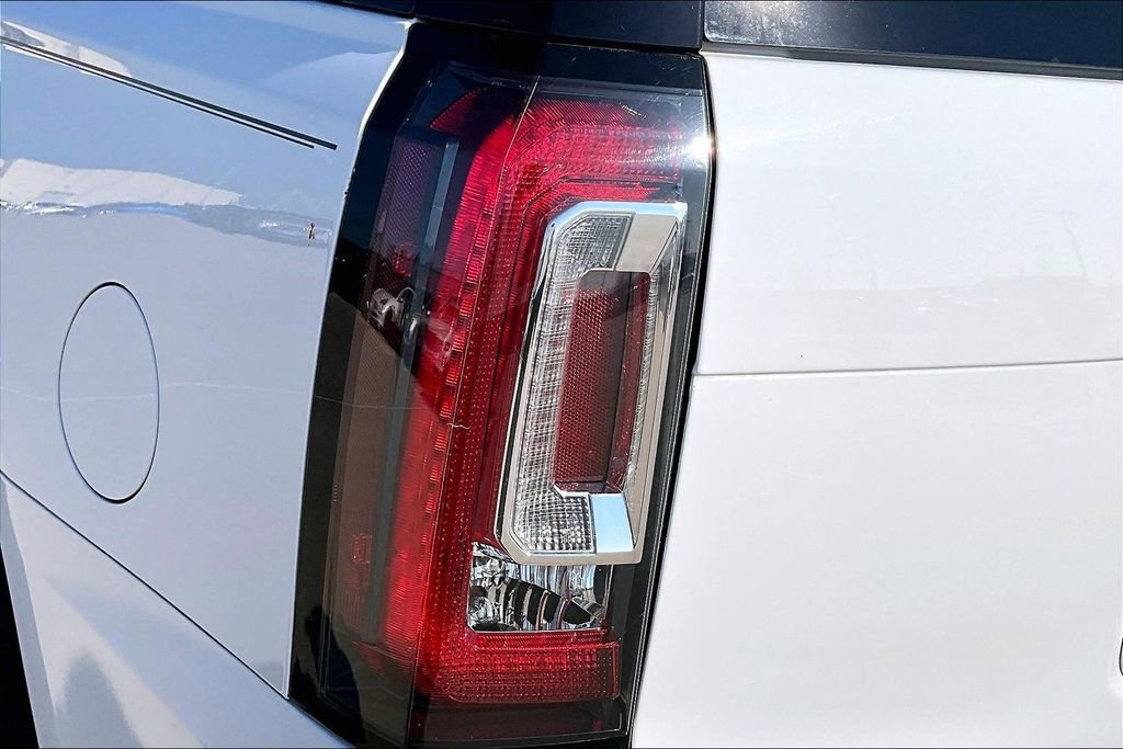 Used 2017 GMC Yukon SLT image 39