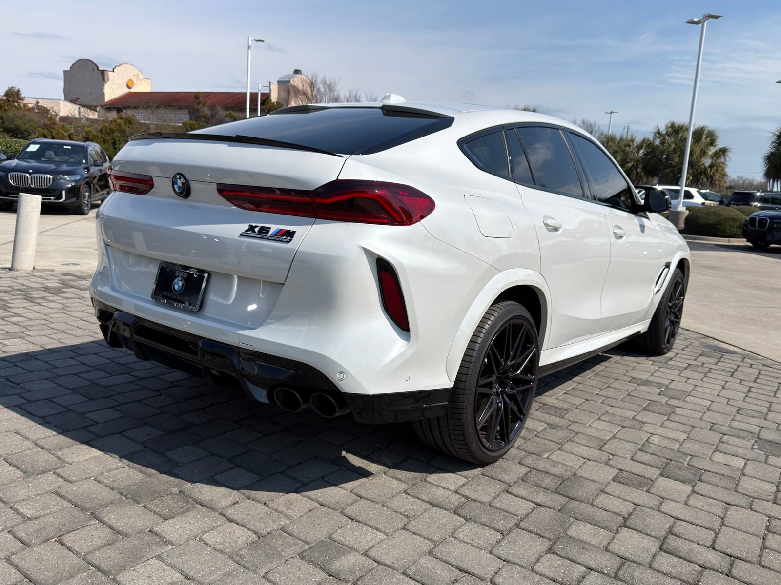 Used 2025 BMW X6 M Competition w/ Executive Package image 9