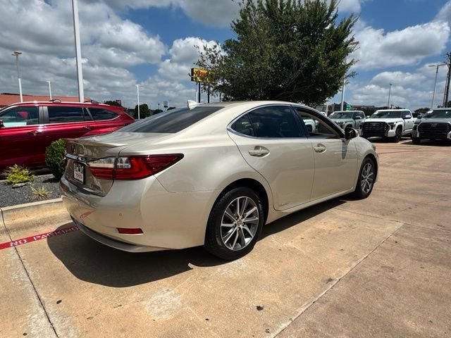 Used 2017 Lexus ES 300h FWD image 8