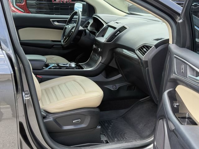 Used 2019 Ford Edge SEL w/ Equipment Group 201A FWD image 16