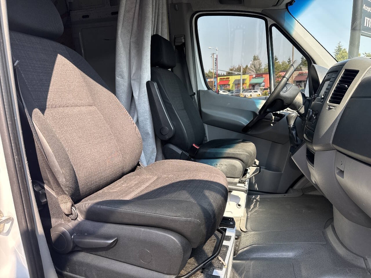 Used 2014 Mercedes-Benz Sprinter 2500 image 17
