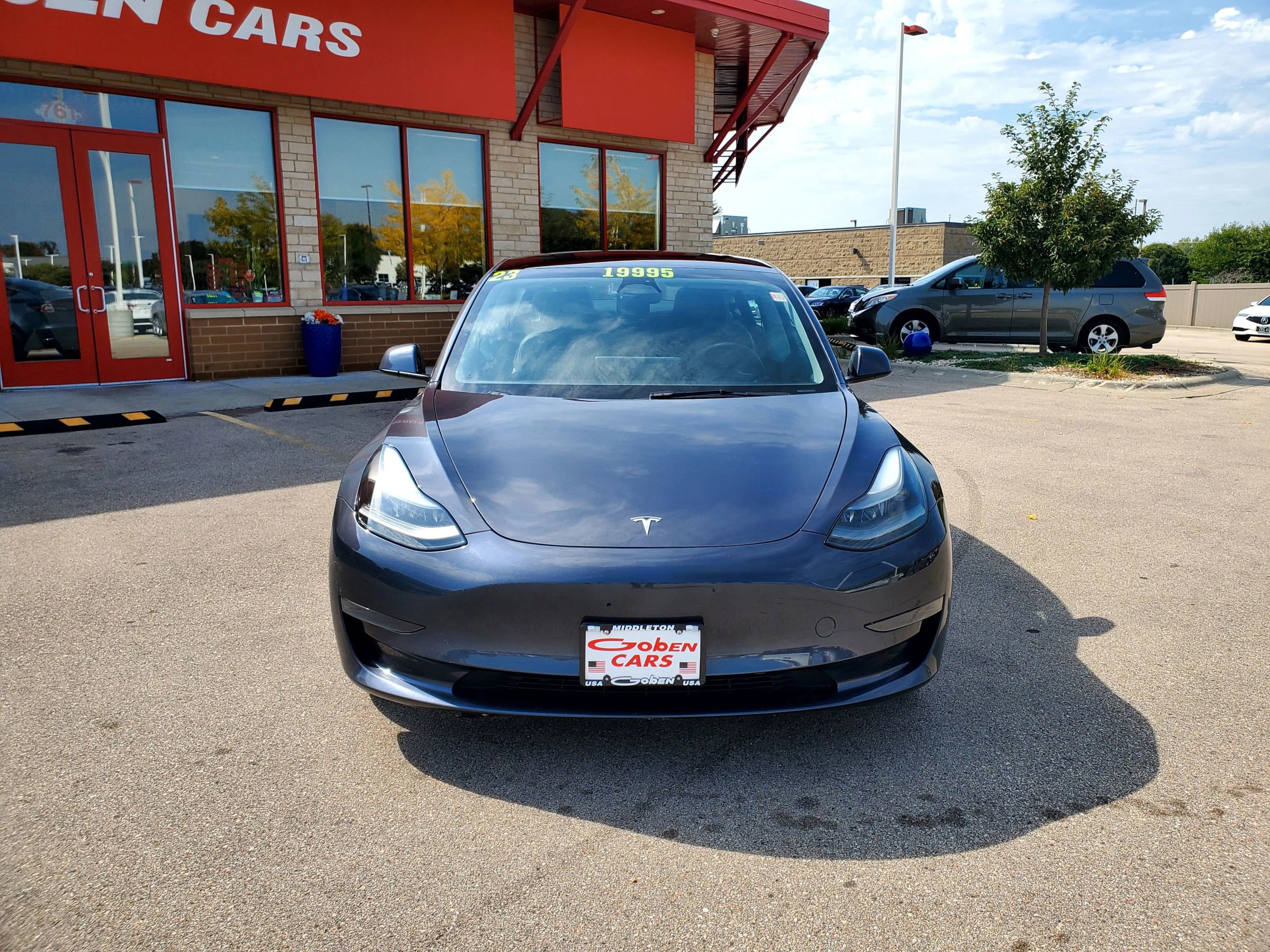 Used 2023 Tesla Model 3 Standard Range image 2