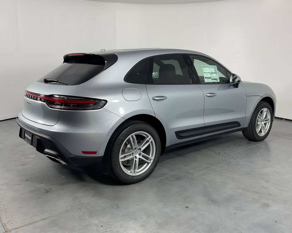 Certified 2025 Porsche Macan AWD/4WD image 7