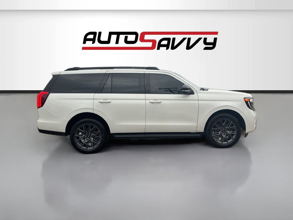 Used 2026 Ford Expedition Platinum w/ Stealth Appearance Package AWD/4WD image 8