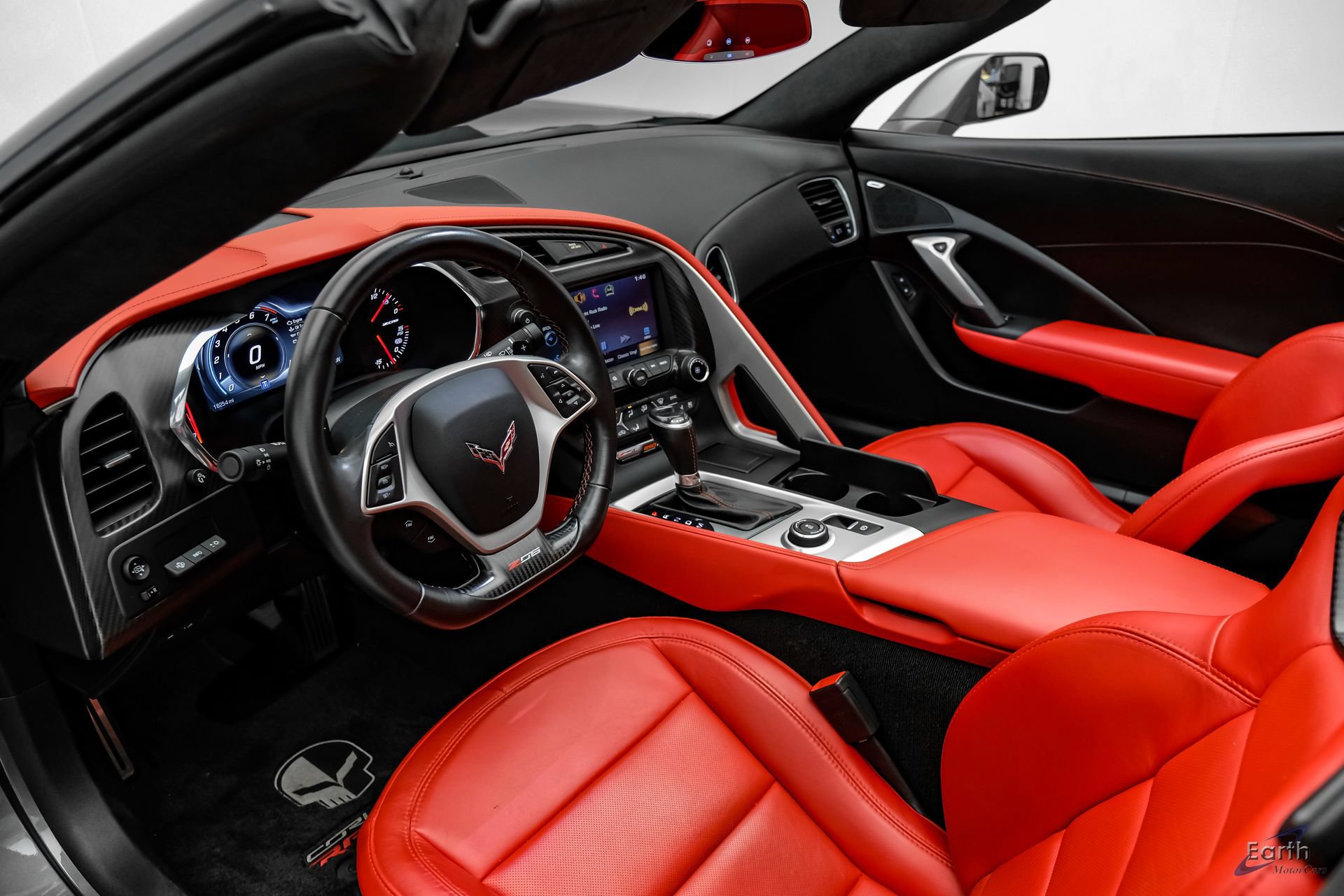 Used 2015 Chevrolet Corvette Z06 w/ 3LZ Preferred Equipment Group RWD image 3