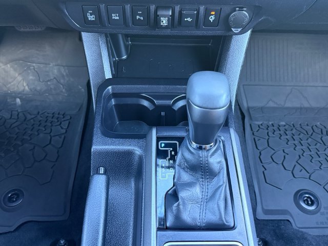 Used 2022 Toyota Tacoma TRD Off-Road w/ Technology Package AWD/4WD image 24