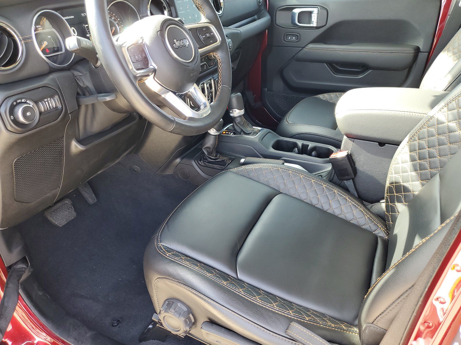 Used 2021 Jeep Wrangler Unlimited Sahara AWD/4WD image 14
