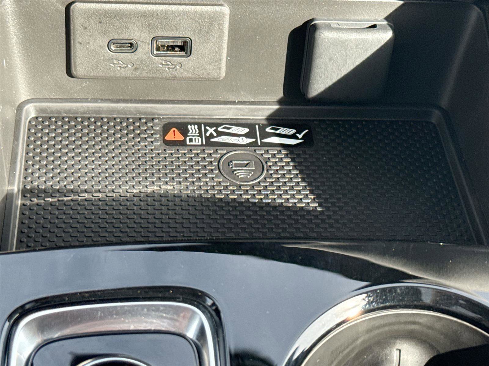 Used 2024 Buick Envision Avenir image 38