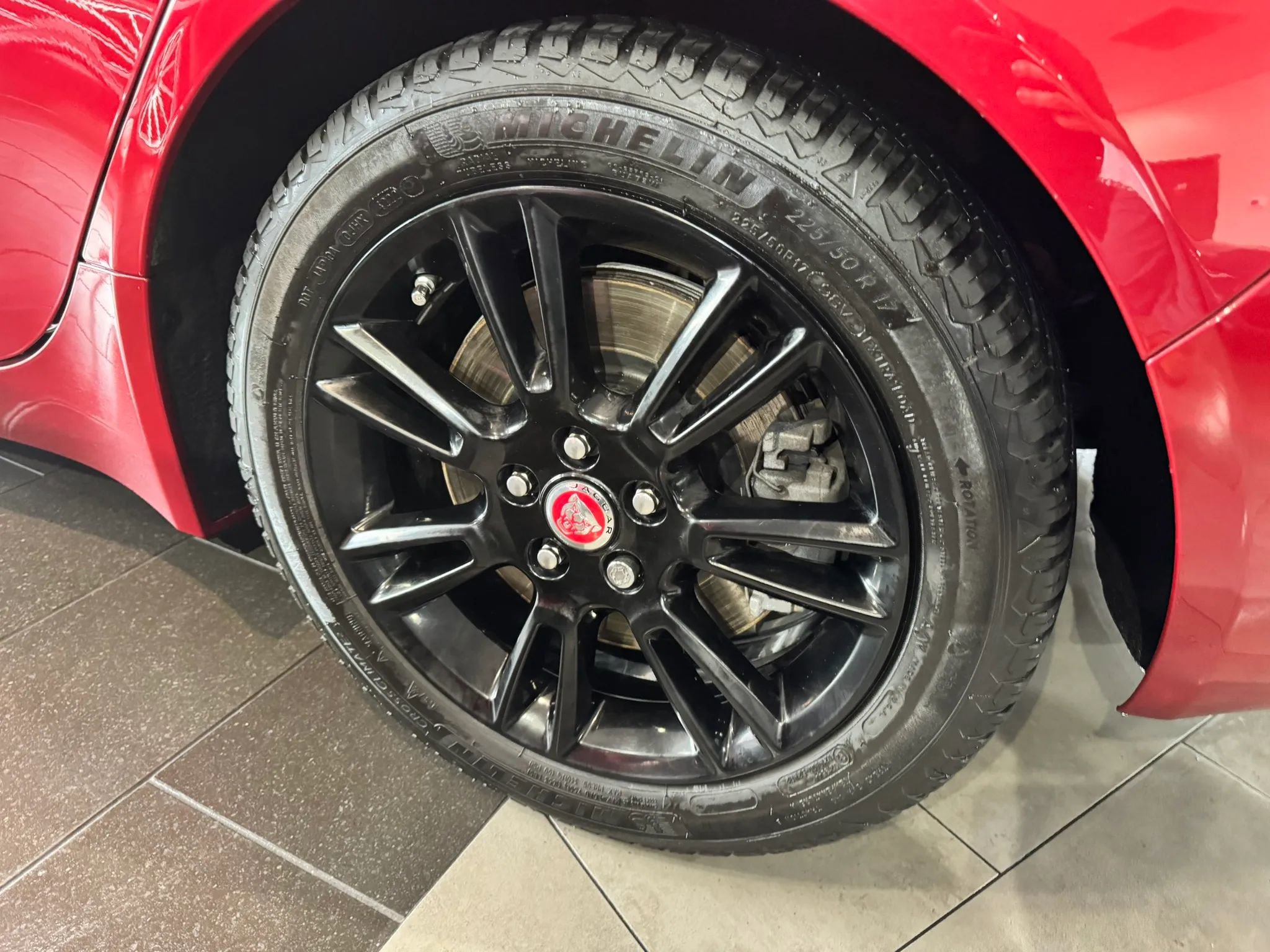 Used 2018 Jaguar XE Premium AWD/4WD image 40