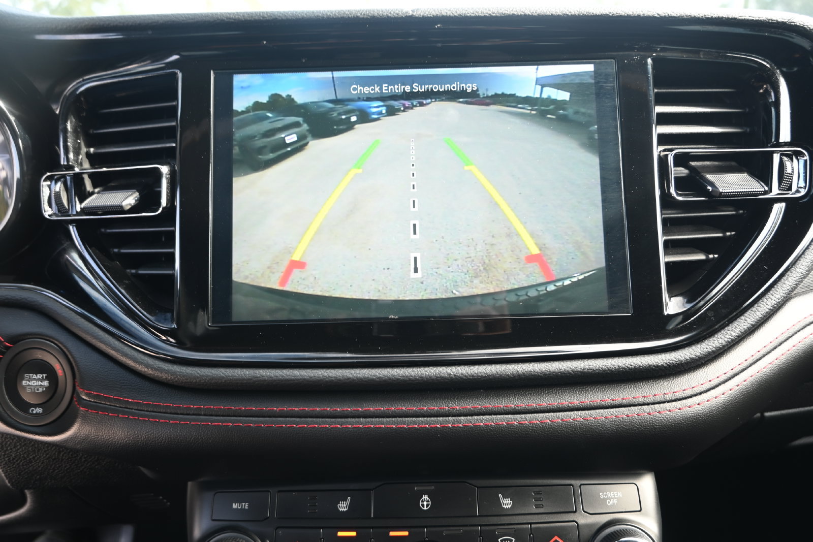 Used 2025 Dodge Durango GT AWD/4WD image 18
