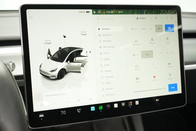 Used 2023 Tesla Model Y AWD image 28
