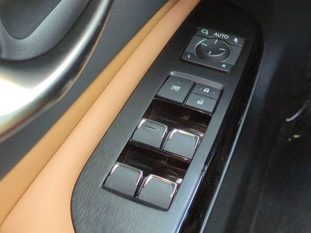 Certified 2022 Lexus ES 350 Ultra Luxury w/ Accessory Package 2 FWD image 23