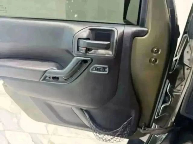 Used 2015 Jeep Wrangler Unlimited Sahara w/ Max Tow Package image 30