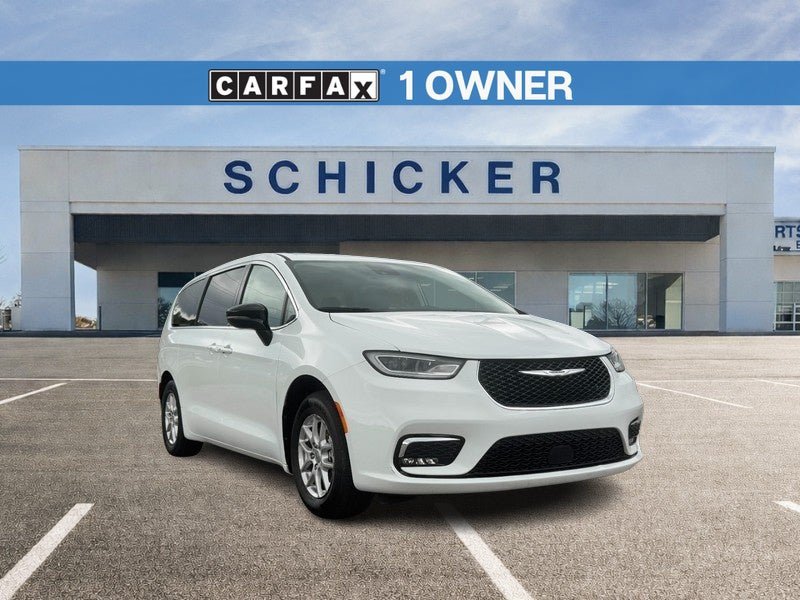 Used 2024 Chrysler Pacifica Touring-L