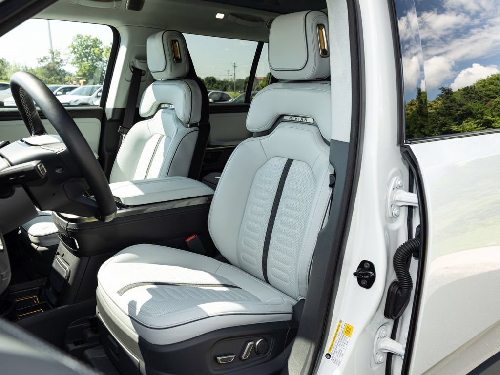 Used 2023 Rivian R1S Launch Edition AWD/4WD image 22