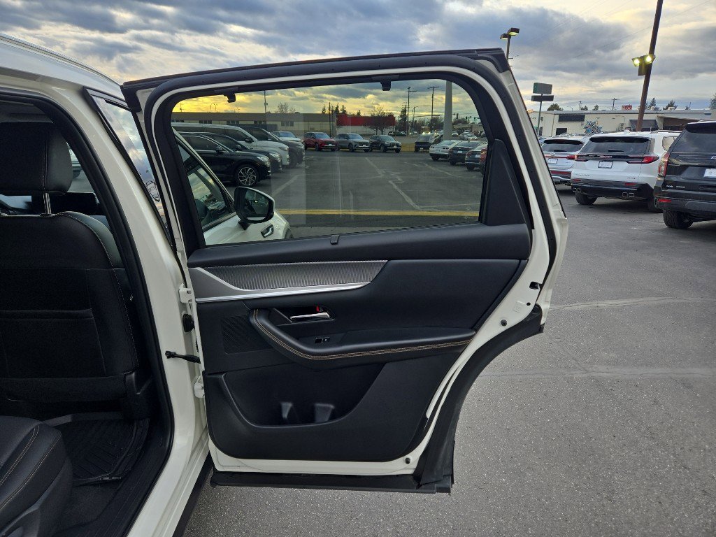 Used 2024 MAZDA CX-90 Plug-In Hybrid w/ Preferred image 16