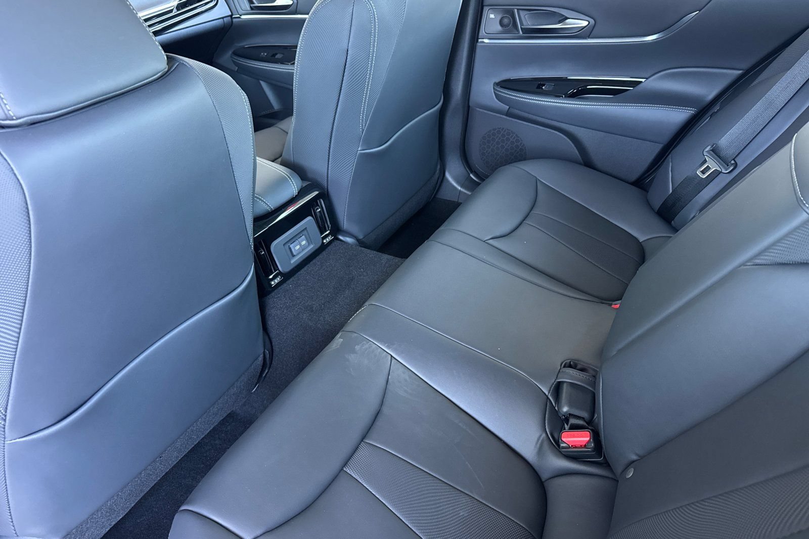 New 2026 Toyota Mirai RWD image 5