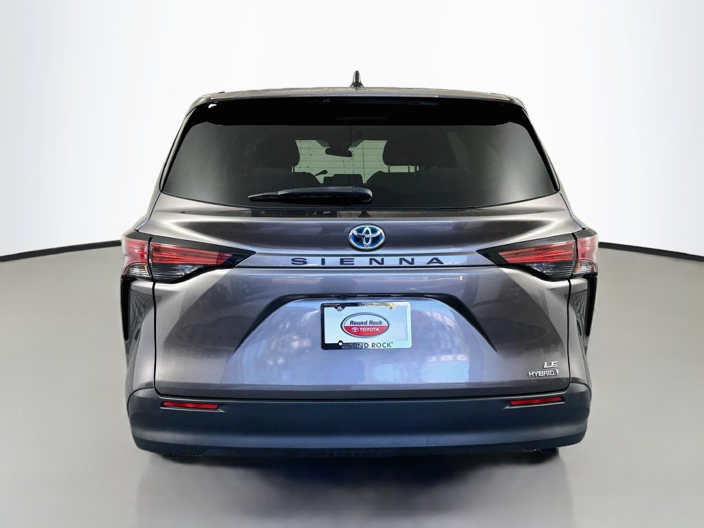 Certified 2022 Toyota Sienna LE FWD image 6