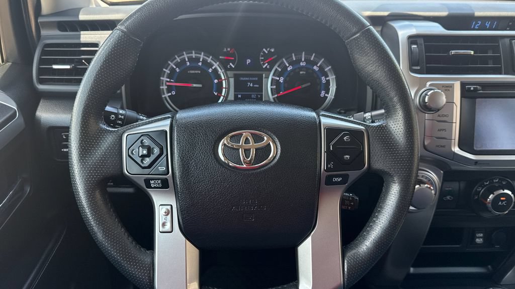 Used 2017 Toyota 4Runner SR5 AWD/4WD image 23