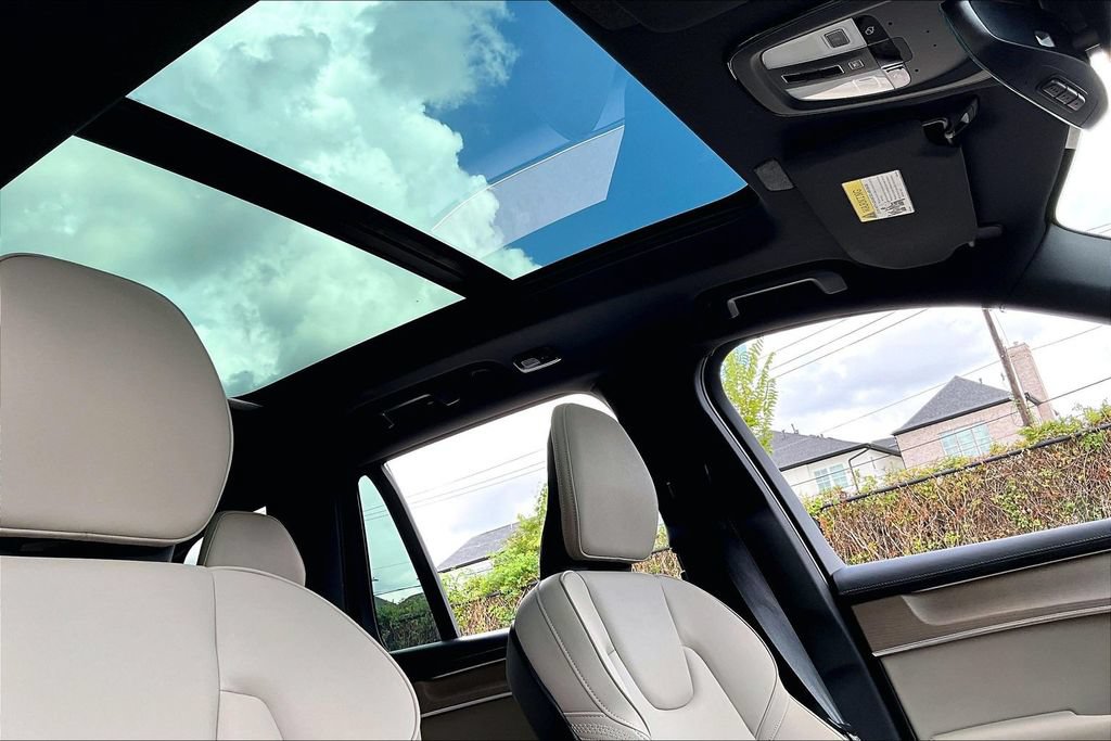 Certified 2026 Volvo XC90 B6 Plus AWD/4WD image 21