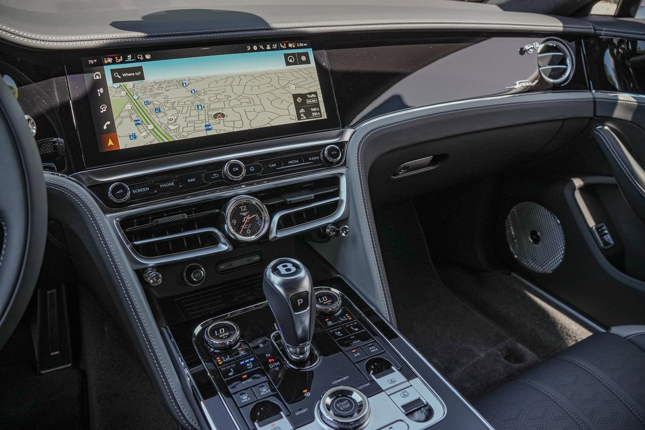 New 2025 Bentley Flying Spur Plug-In Hybrid image 30