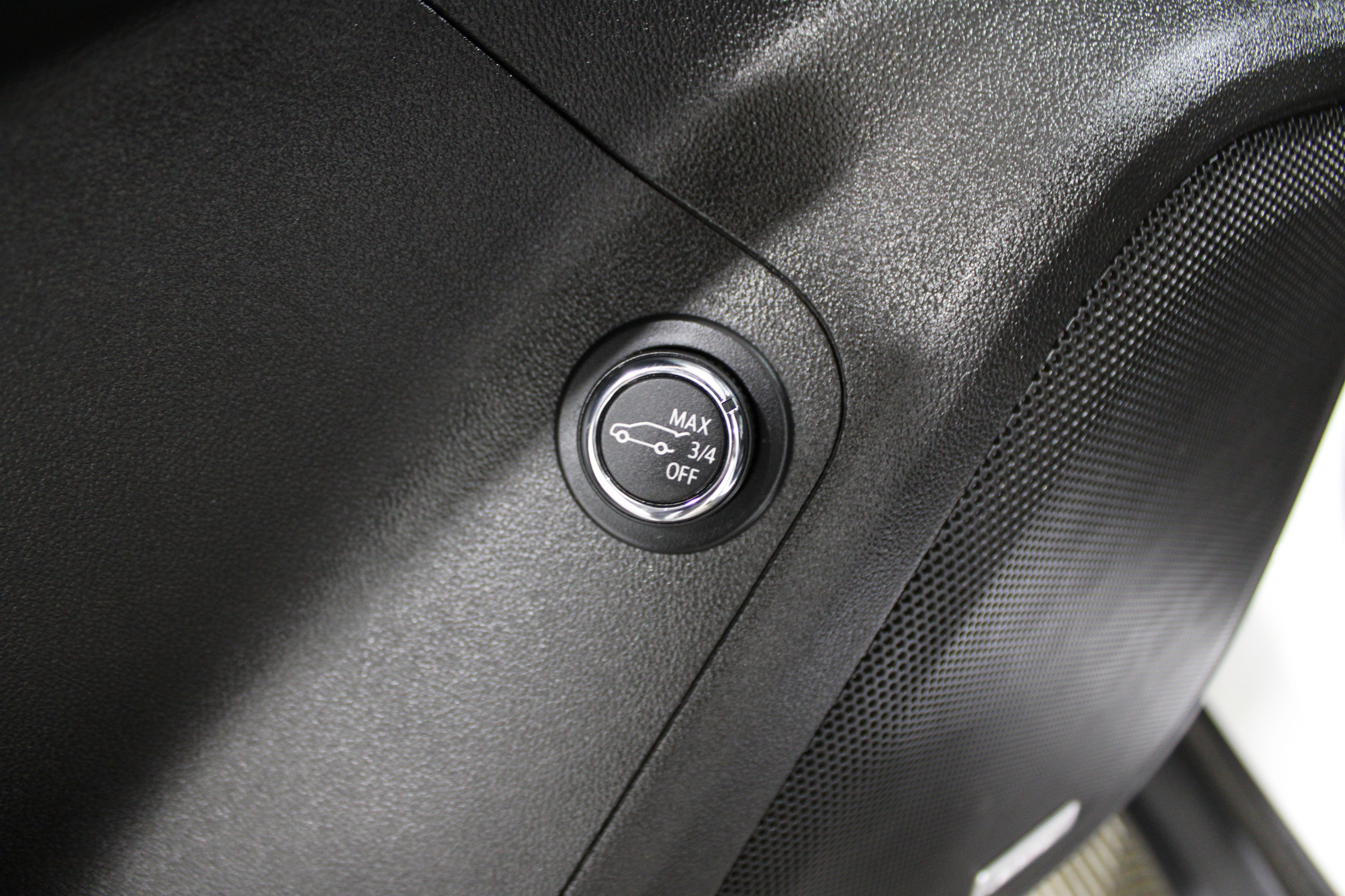 Used 2020 GMC Acadia Denali w/ Trailering Package image 9