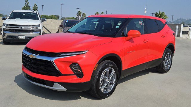 Used 2025 Chevrolet Blazer LT FWD image 34
