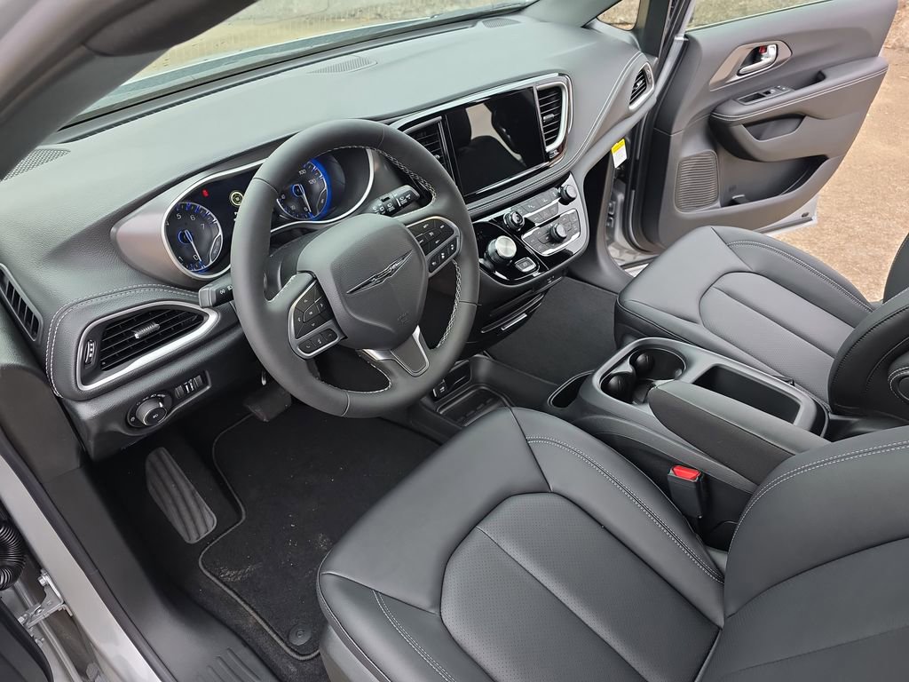 New 2026 Chrysler Pacifica Select image 18