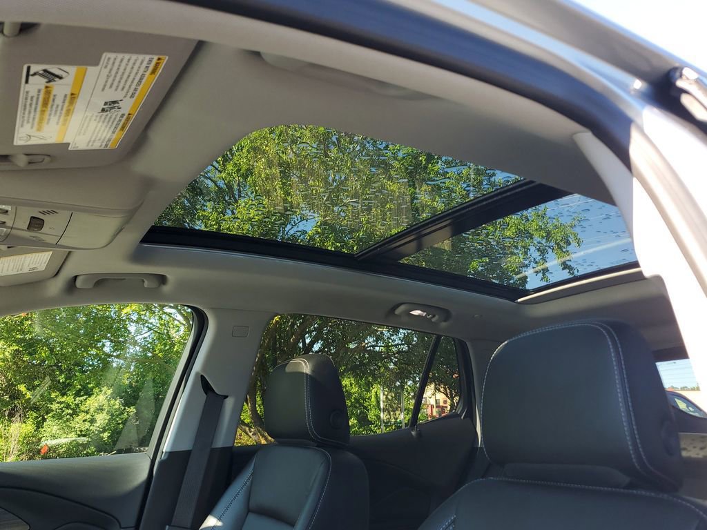 Used 2024 GMC Terrain SLT w/ LPO, Floor Liner Package AWD/4WD image 17