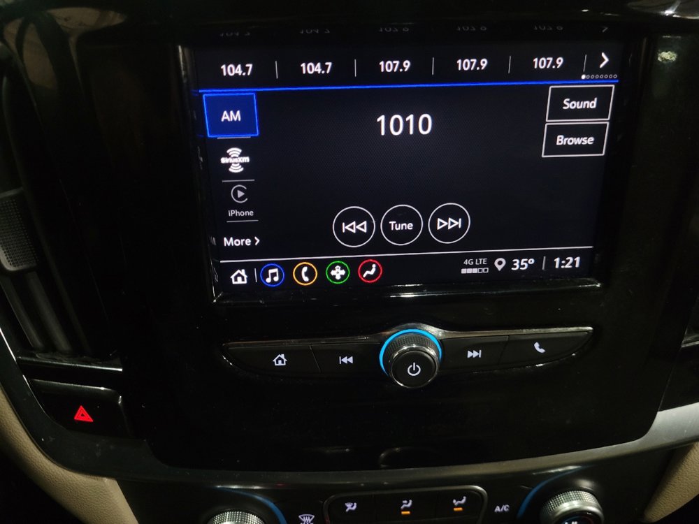 Used 2022 Chevrolet Traverse LS image 25